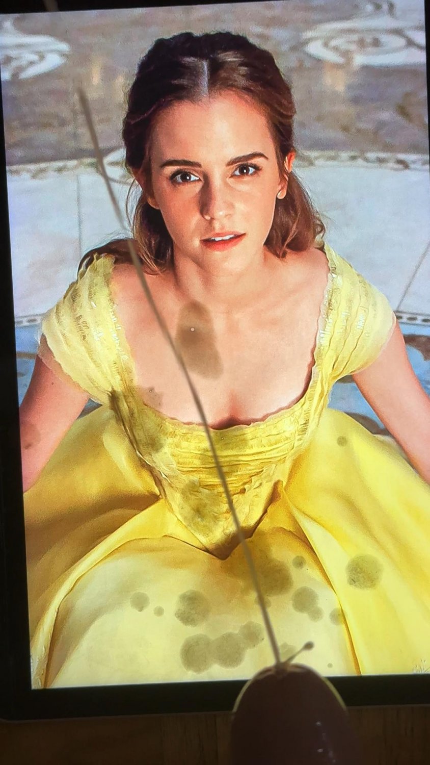 Cp97GsNi Emma Watson Cum Tribute 025 02.jpg